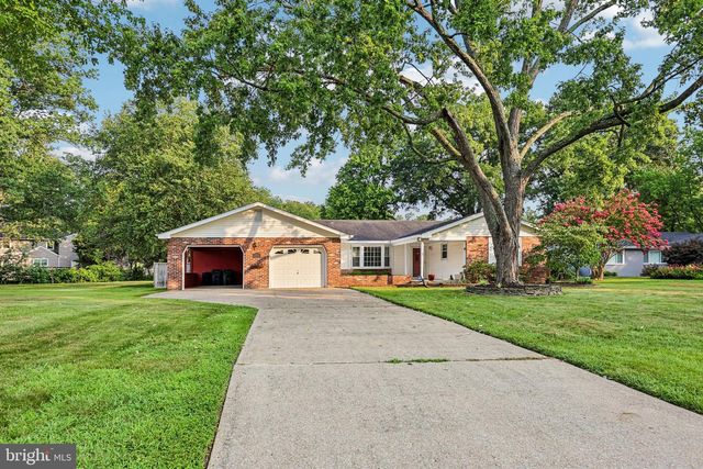 8808 MCNAIR DR, Alexandria, VA 22309