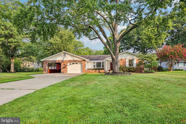8808 MCNAIR DR, Alexandria, VA 22309