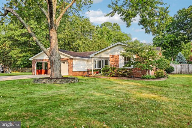 8808 MCNAIR DR, Alexandria, VA 22309
