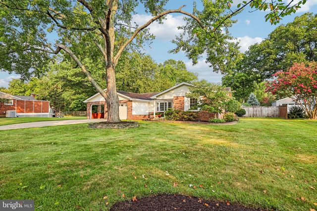 8808 MCNAIR DR, Alexandria, VA 22309