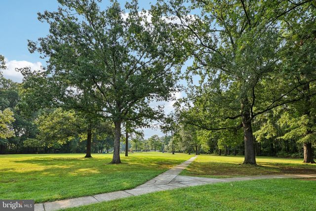 8808 MCNAIR DR, Alexandria, VA 22309
