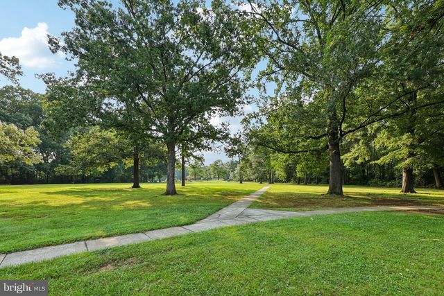 8808 MCNAIR DR, Alexandria, VA 22309