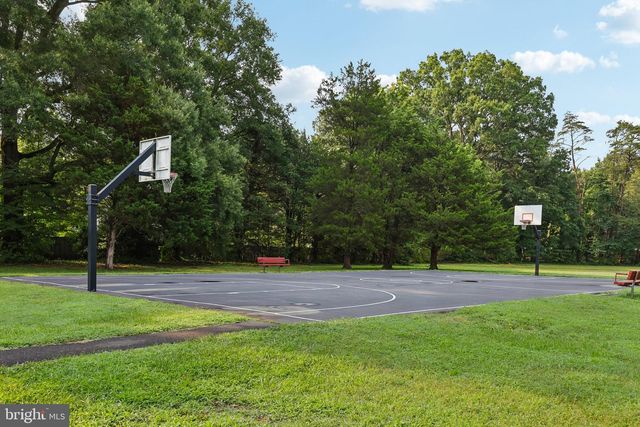 8808 MCNAIR DR, Alexandria, VA 22309