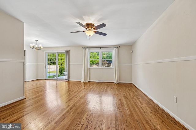 8808 MCNAIR DR, Alexandria, VA 22309