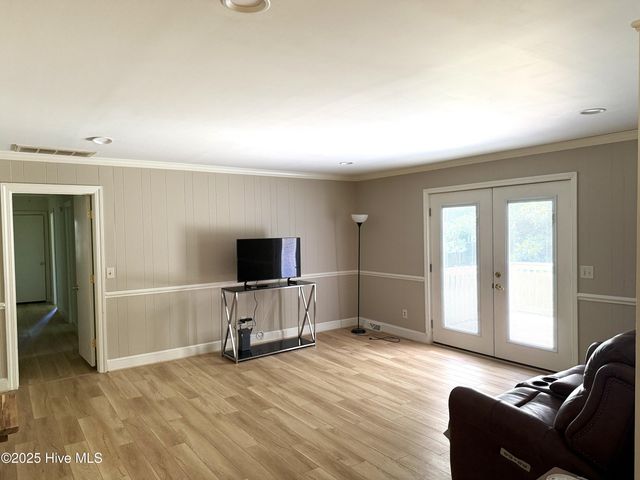 2105 Dallas Drive, Kinston, NC 28504