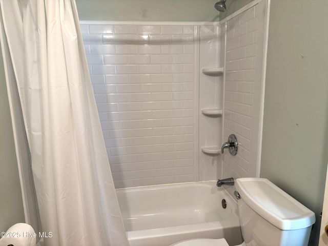 2105 Dallas Drive, Kinston, NC 28504