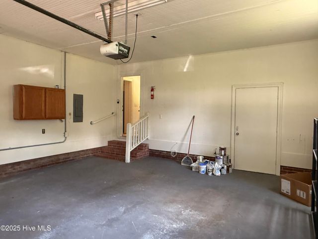 2105 Dallas Drive, Kinston, NC 28504