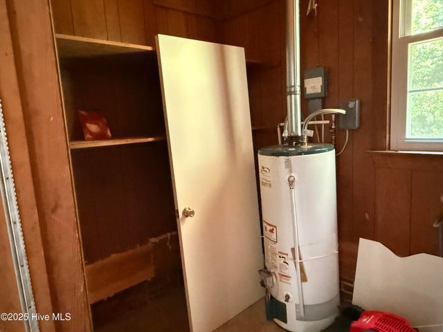 2105 Dallas Drive, Kinston, NC 28504