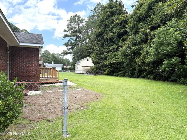 2105 Dallas Drive, Kinston, NC 28504