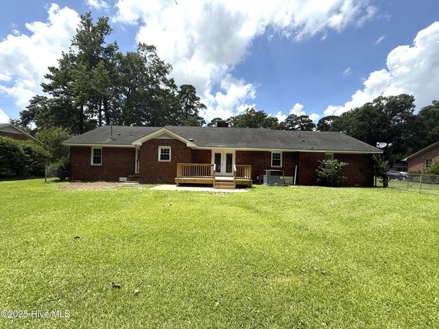 2105 Dallas Drive, Kinston, NC 28504