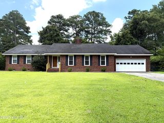 2105 Dallas Drive, Kinston, NC 28504