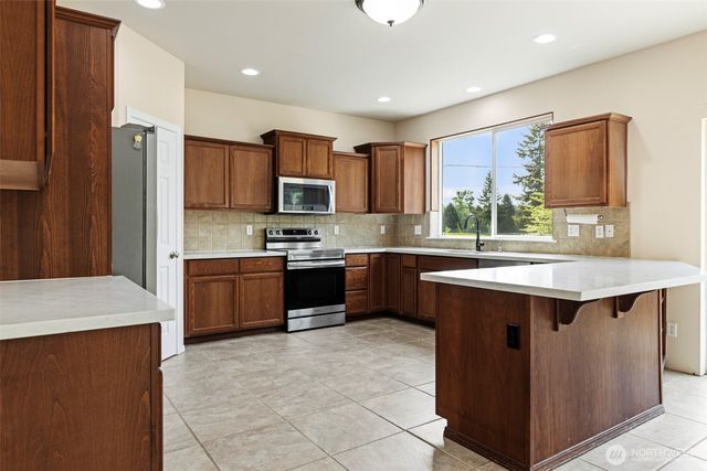15233 100th Avenue SE, Yelm, WA 98597