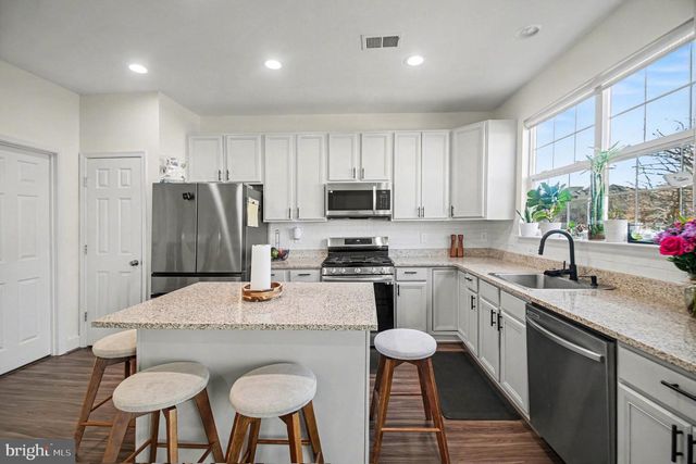 43686 PHELPS TER, Ashburn, VA 20147