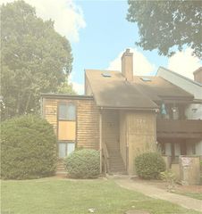 579 Ayrshire Way Apt F, Newport News, VA 23602