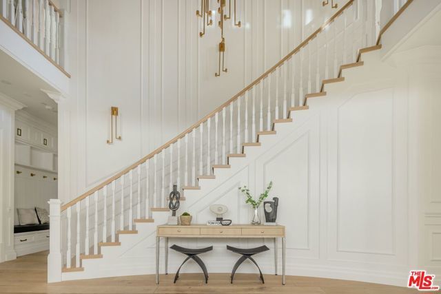 8147 W 4TH Street, Los Angeles, CA 90048