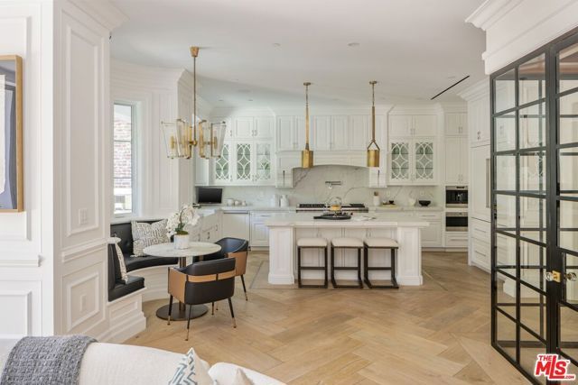 8147 W 4TH Street, Los Angeles, CA 90048