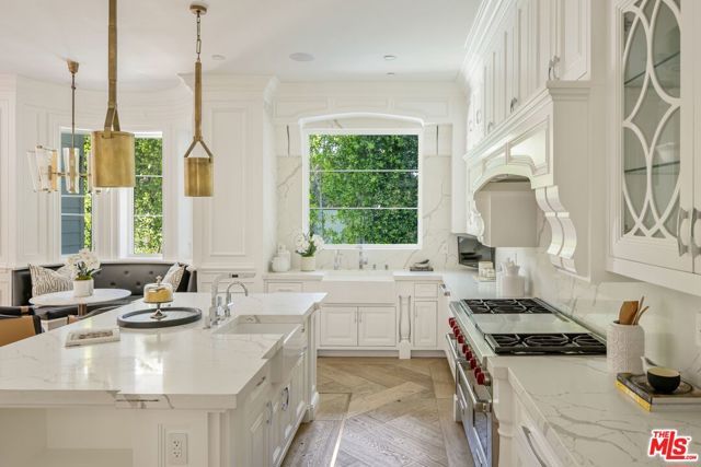 8147 W 4TH Street, Los Angeles, CA 90048