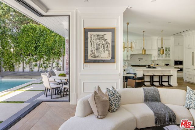 8147 W 4TH Street, Los Angeles, CA 90048