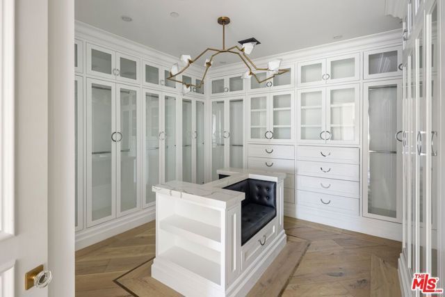 8147 W 4TH Street, Los Angeles, CA 90048