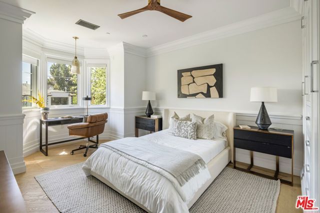 8147 W 4TH Street, Los Angeles, CA 90048