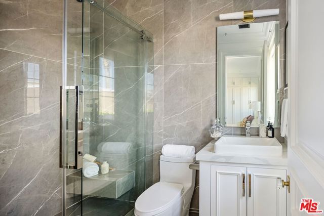 8147 W 4TH Street, Los Angeles, CA 90048