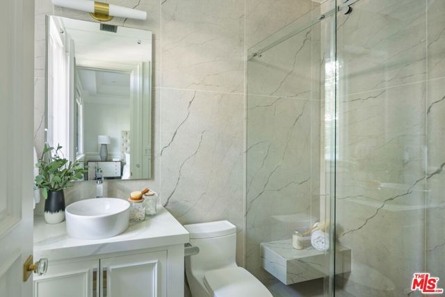 8147 W 4TH Street, Los Angeles, CA 90048