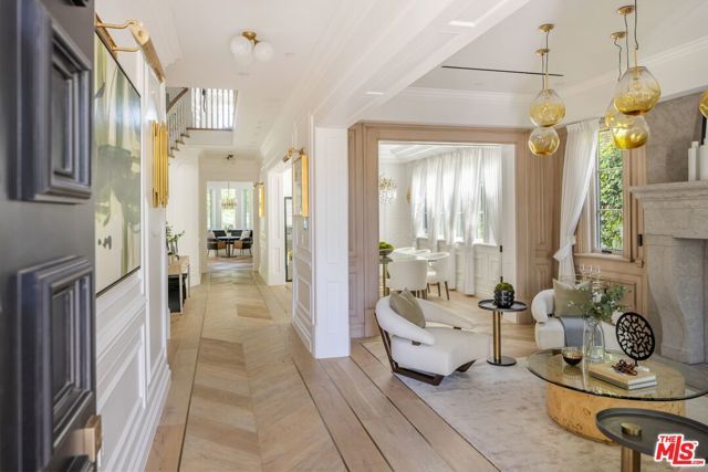 8147 W 4TH Street, Los Angeles, CA 90048