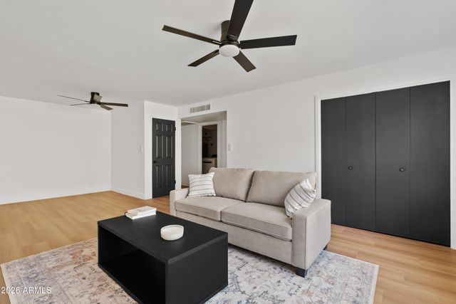 2225 E NISBET Road, Phoenix, AZ 85022
