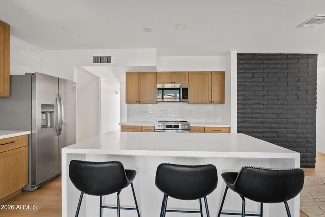 2225 E NISBET Road, Phoenix, AZ 85022