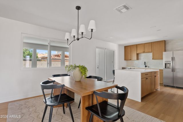 2225 E NISBET Road, Phoenix, AZ 85022