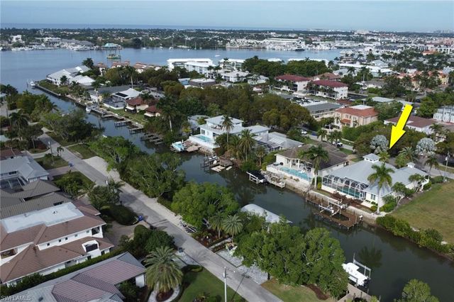 1510 Chesapeake AVE, Naples, FL 34102