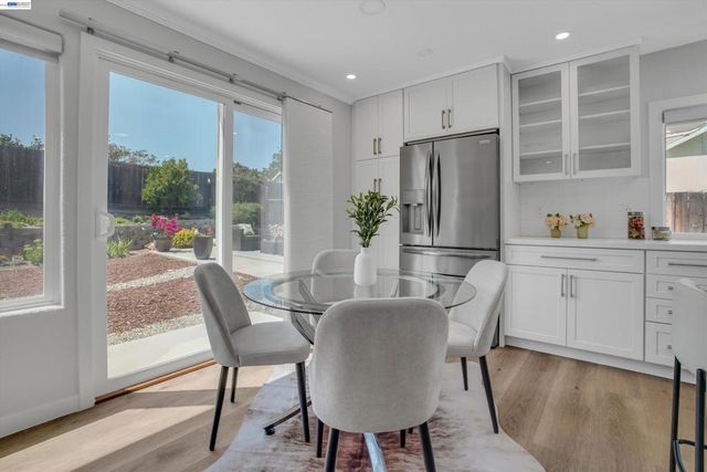 465 Swan Dr, Livermore, CA 94551