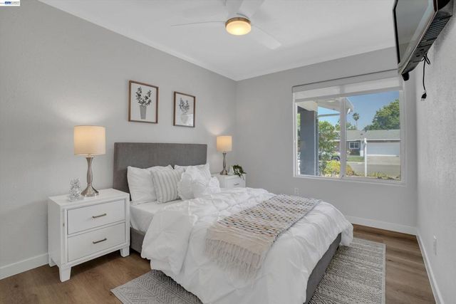 465 Swan Dr, Livermore, CA 94551