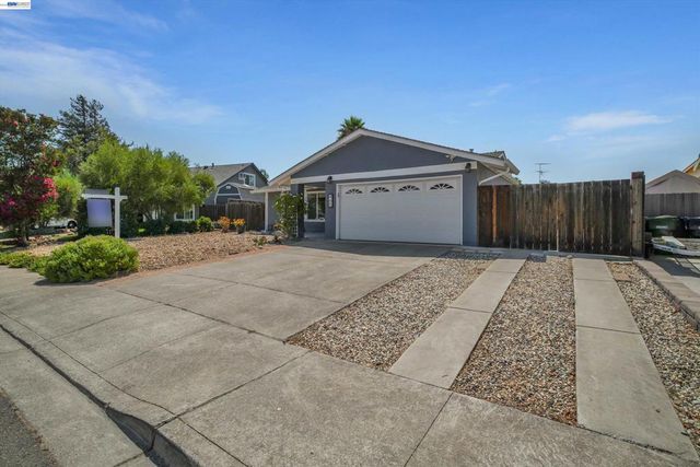 465 Swan Dr, Livermore, CA 94551