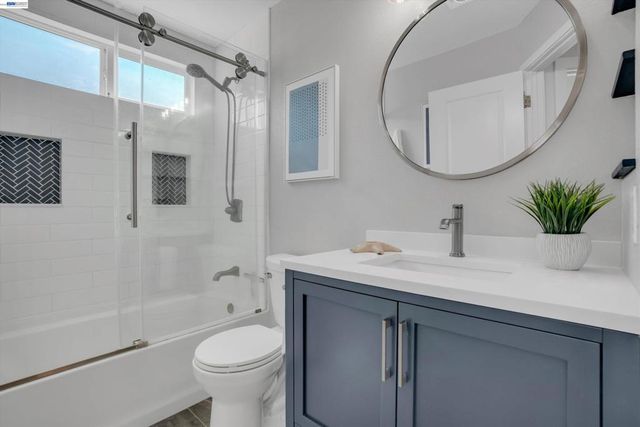 465 Swan Dr, Livermore, CA 94551