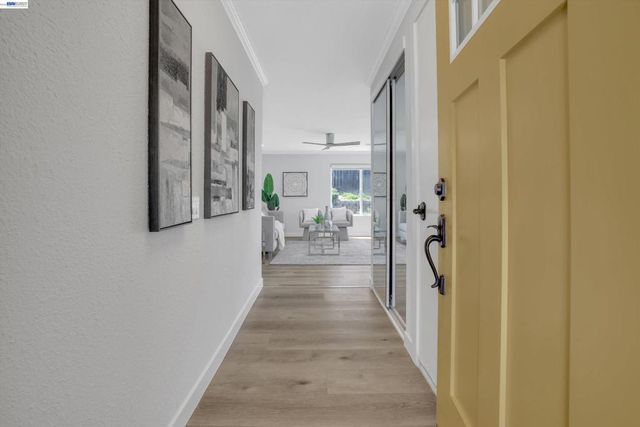 465 Swan Dr, Livermore, CA 94551