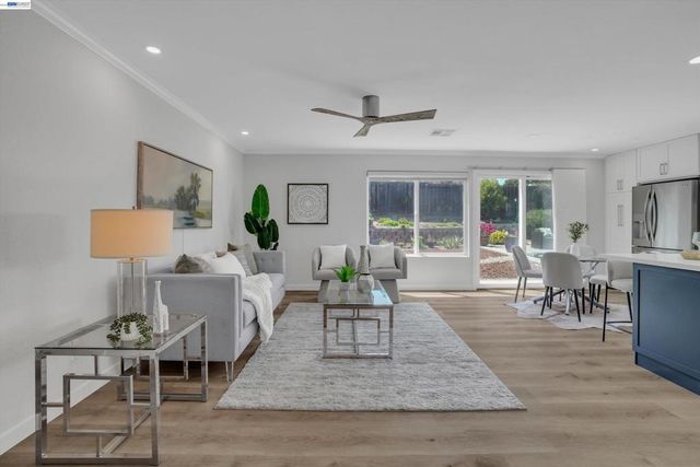 465 Swan Dr, Livermore, CA 94551