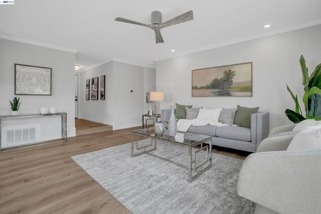 465 Swan Dr, Livermore, CA 94551