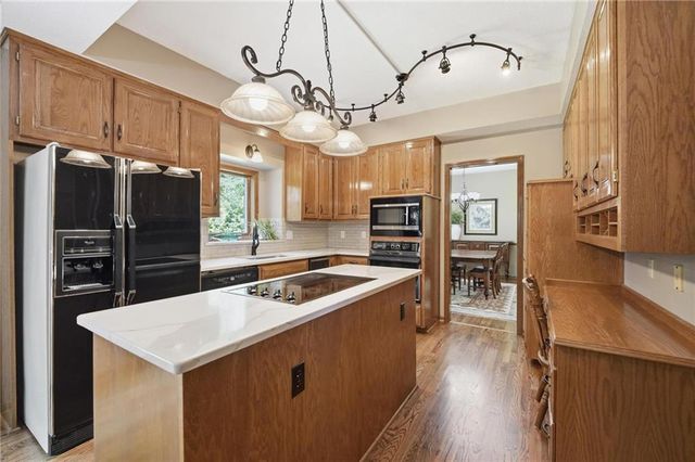 4001 NE 100th Street, Kansas City, MO 64156