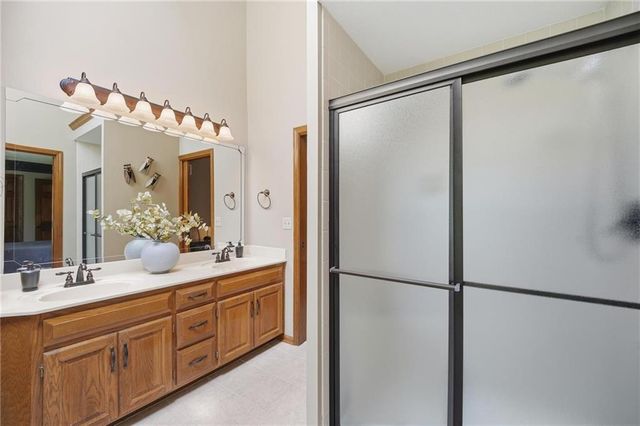 4001 NE 100th Street, Kansas City, MO 64156