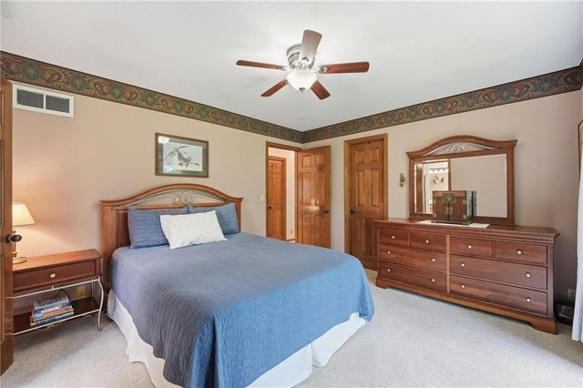 4001 NE 100th Street, Kansas City, MO 64156