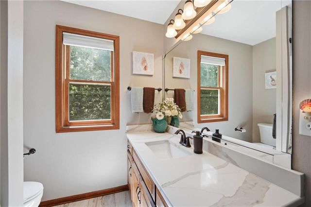 4001 NE 100th Street, Kansas City, MO 64156