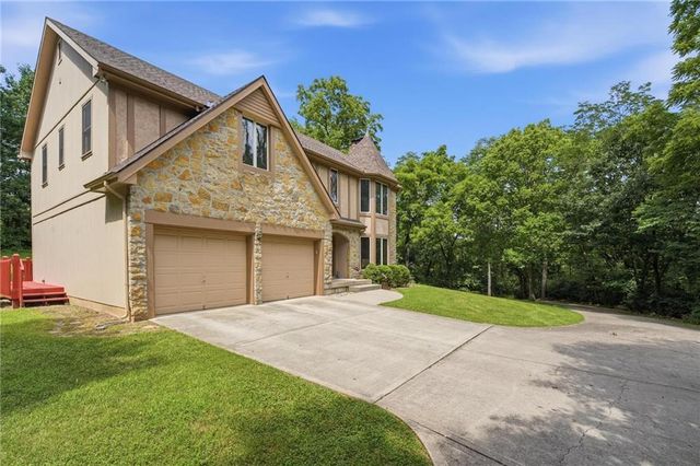 4001 NE 100th Street, Kansas City, MO 64156