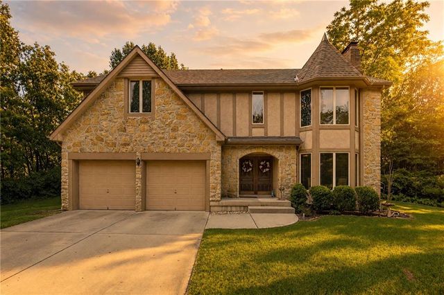 4001 NE 100th Street, Kansas City, MO 64156