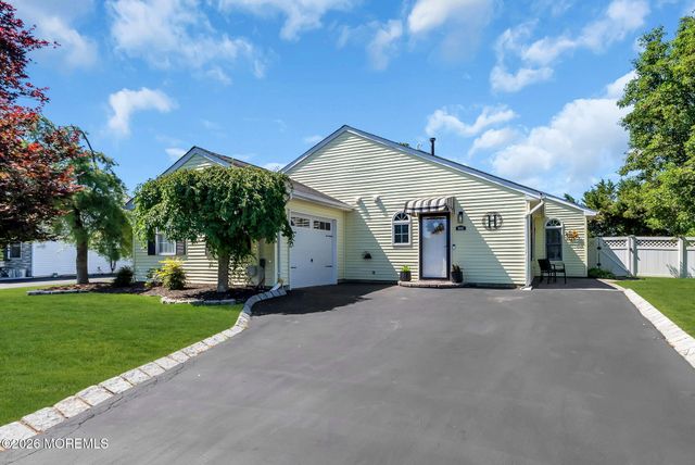 9 Colonial Drive, Tinton Falls, NJ 07753