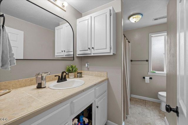 313 Berrydale Avenue, Medford, OR 97501