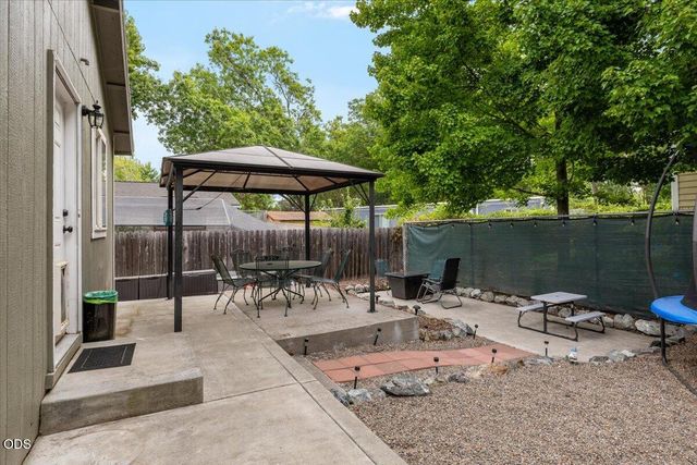 313 Berrydale Avenue, Medford, OR 97501
