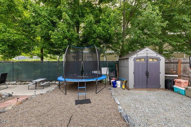 313 Berrydale Avenue, Medford, OR 97501