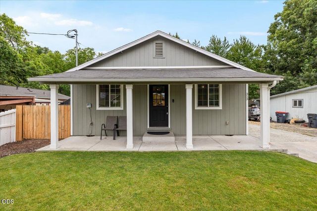 313 Berrydale Avenue, Medford, OR 97501