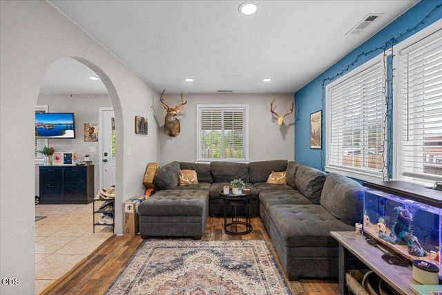 313 Berrydale Avenue, Medford, OR 97501